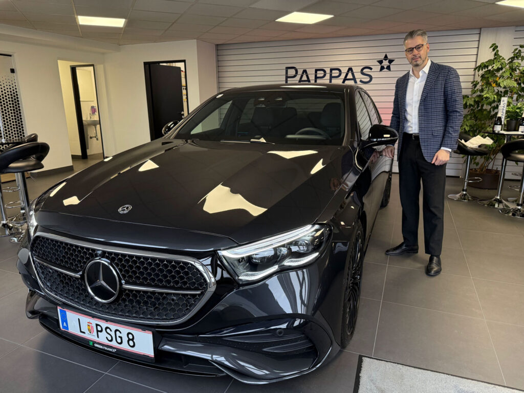 Senior Business Manager Michael Sögner on his new Mercedes MB E 300e 4M