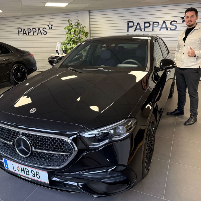 Junior Business Manager Midhat Buljkic zu seinem neuen Mercedes MB E 300e 4M